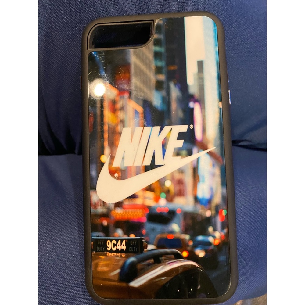 iPhone 7 Plus Nike Case & Screen Protector